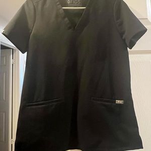 Figs XS Black Top. Pockets bottom and v neck style